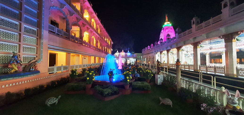 Mandir Inside Night Vie